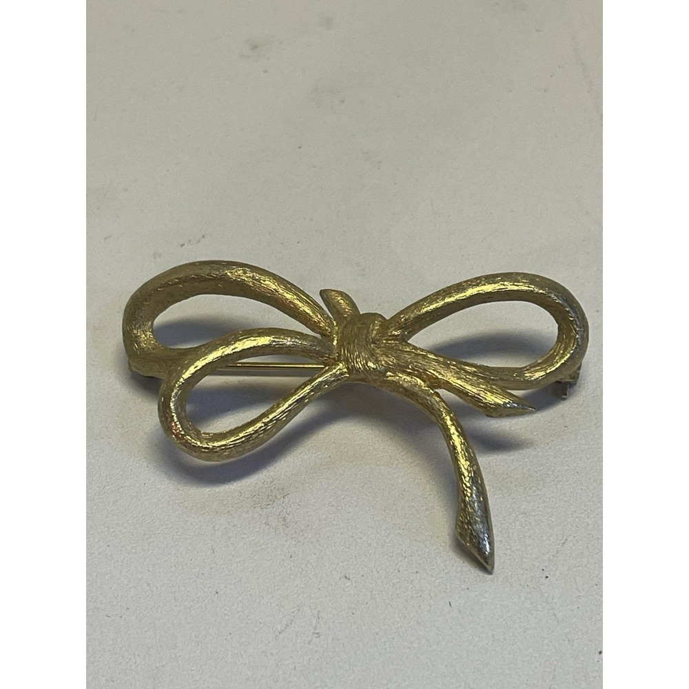 Vintage Unsigned Designer Gold Tone Bow Brooch